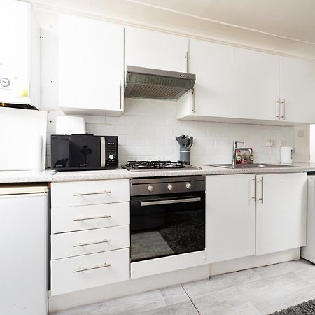 One Bedroom Apartment Opposite Brent Cross Station Londres Extérieur photo