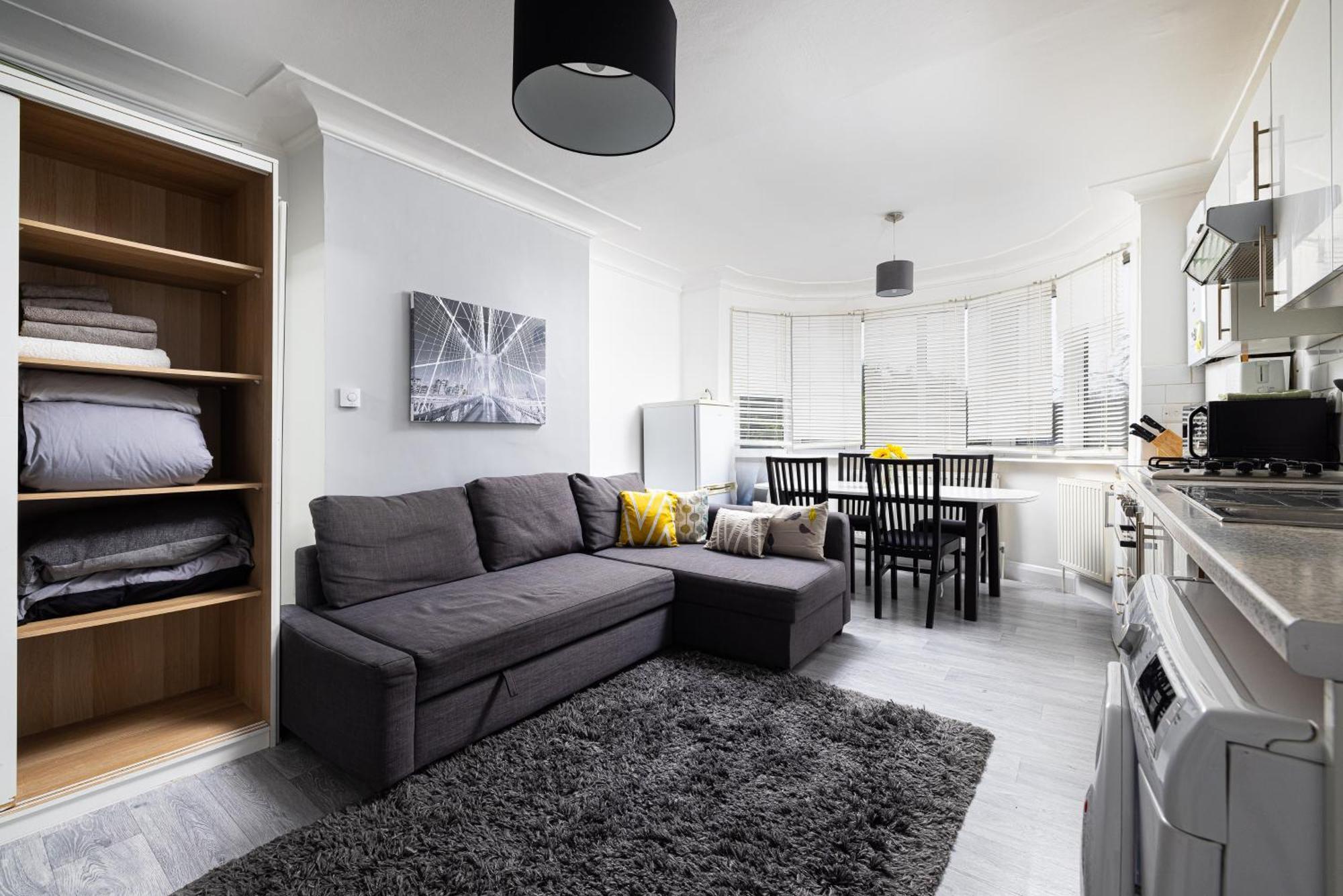 One Bedroom Apartment Opposite Brent Cross Station Londres Extérieur photo