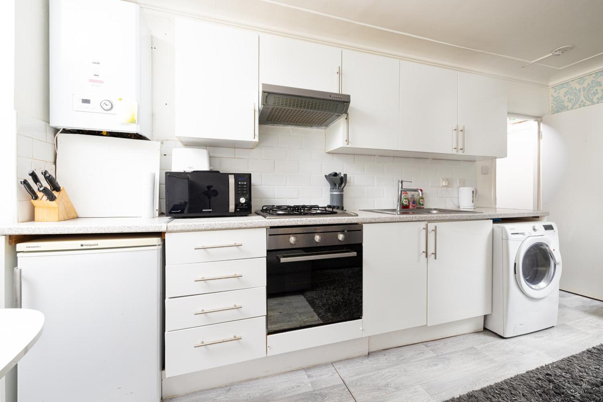 One Bedroom Apartment Opposite Brent Cross Station Londres Extérieur photo